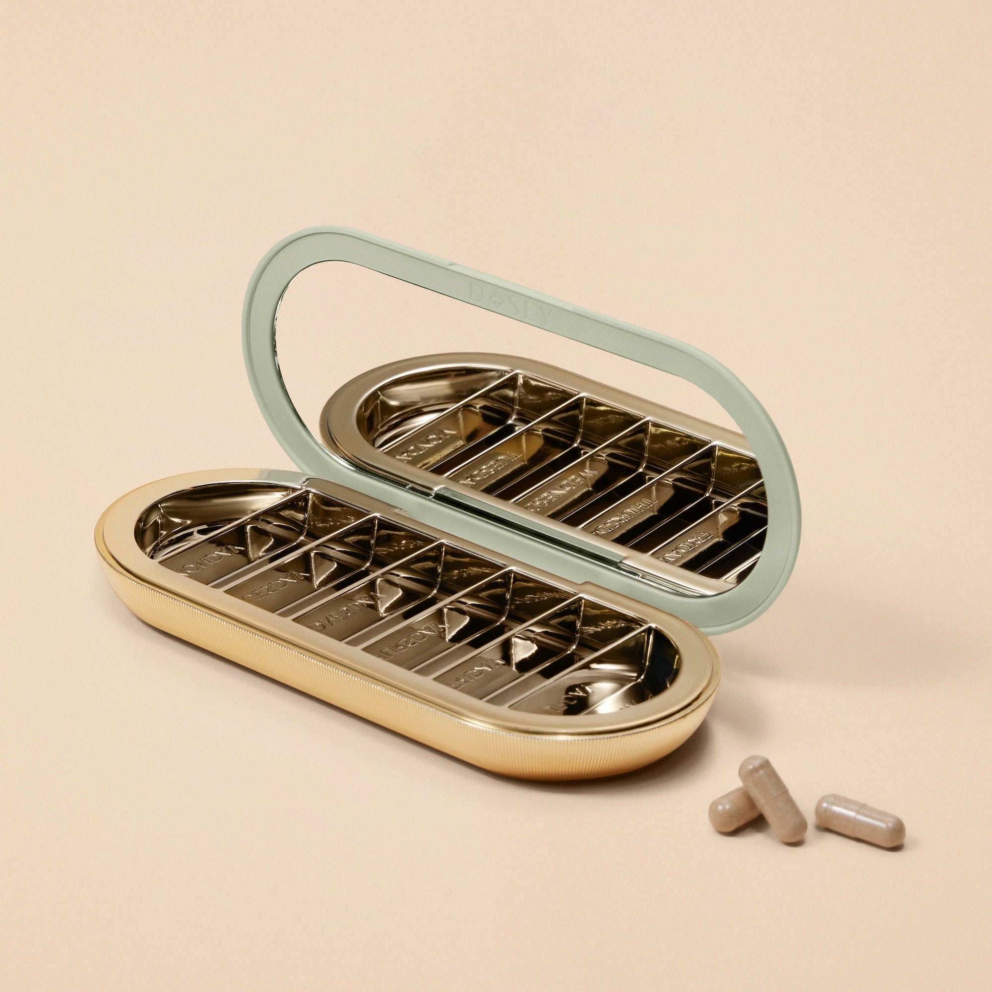 7-Day Pill Compact · Magnetic