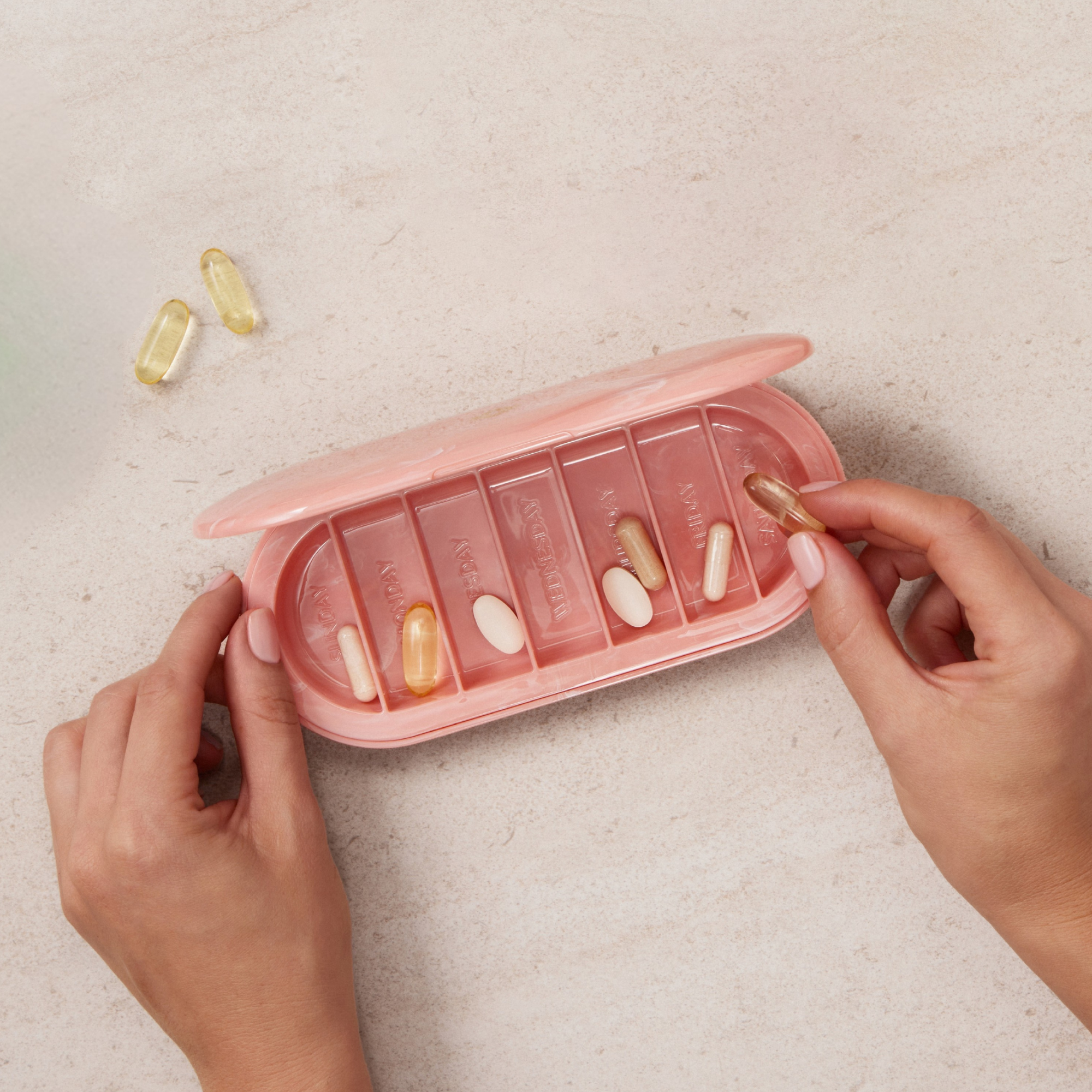 7-Day Pill Compact · Magnetic