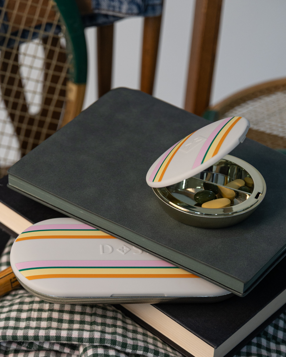 Pill Compact Pair