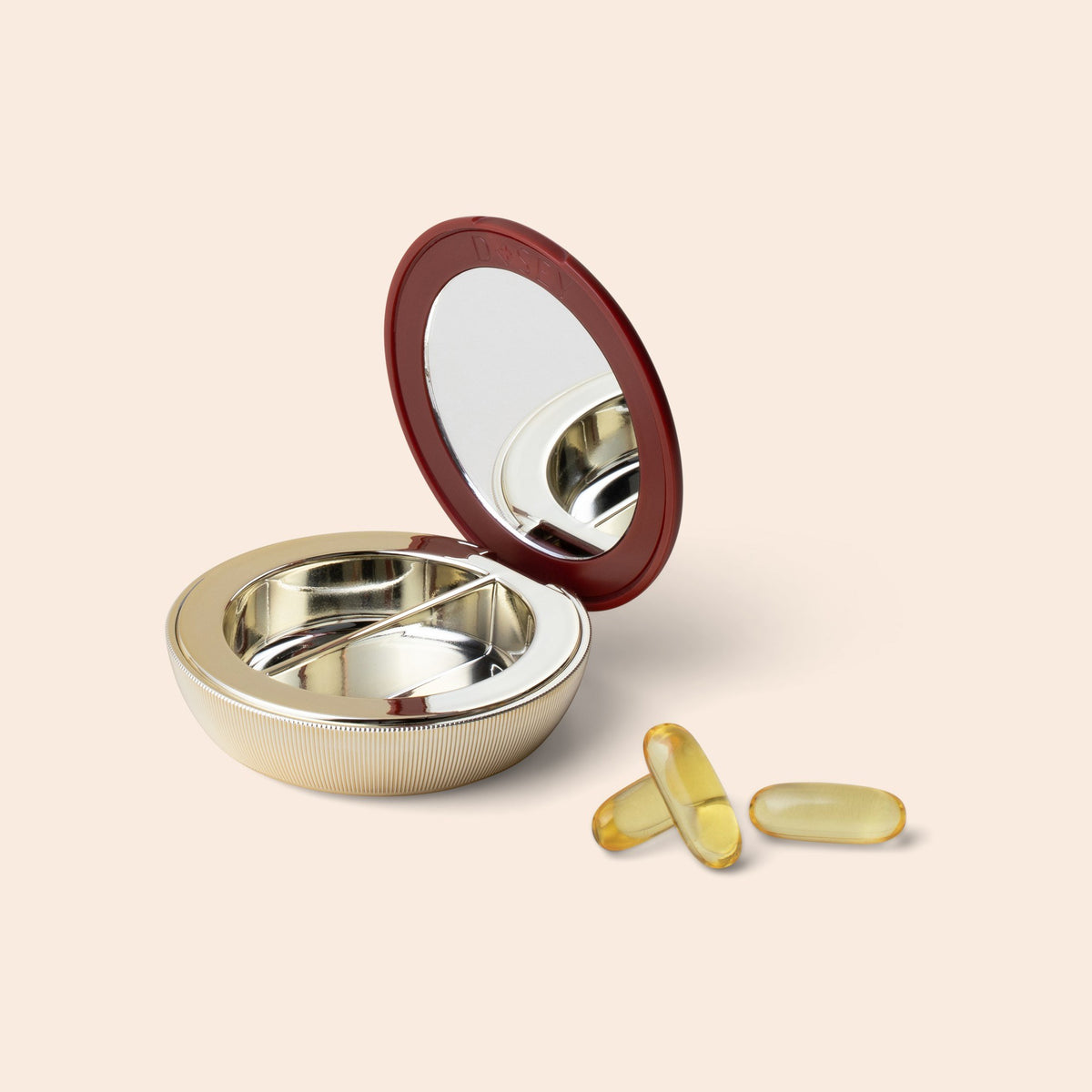Essentials Compact in Holiday Dot